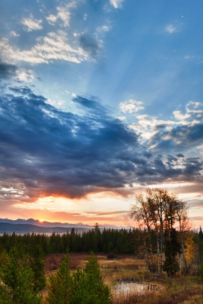 Sunrise over Livingston Range